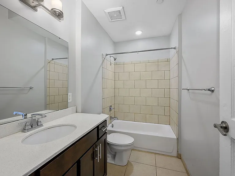 Trevarren Flats — Photo 30