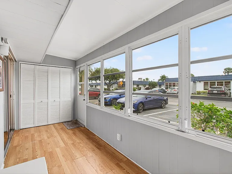 213 Waterford Cir #I — Photo 41