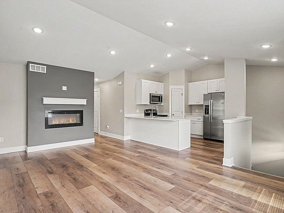 5th image of 2118 Sherwood Ave