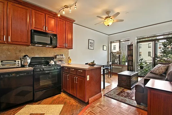 Rented by City View Real Estate | media 18