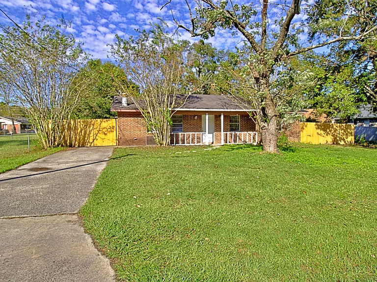 1040 Charles C Frasier Blvd — Photo 2