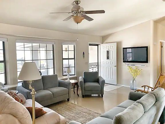 4th image of 4092 Coral Reef Dr