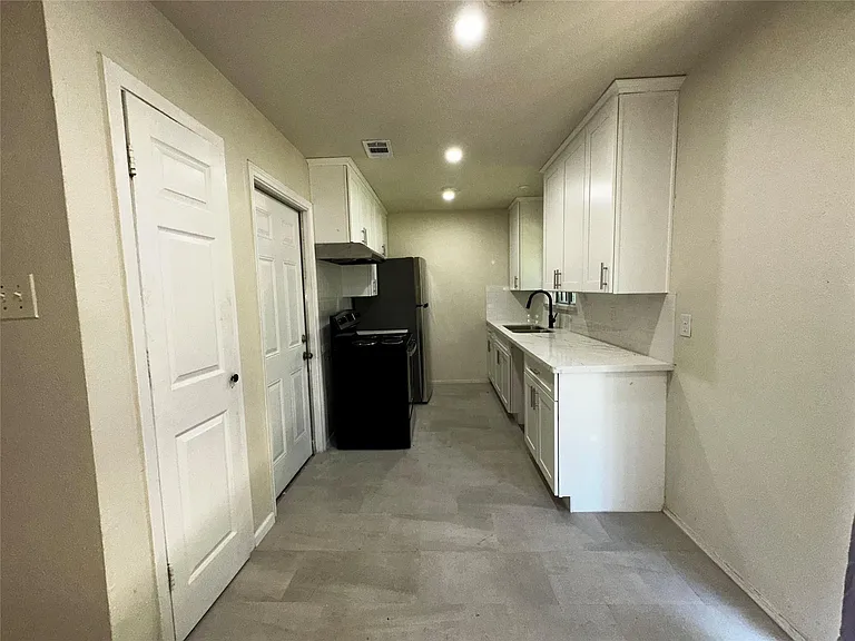12815 Segrest Dr — Photo 7