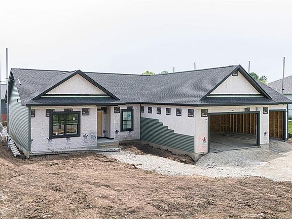 2nd image of 425 Village Lane