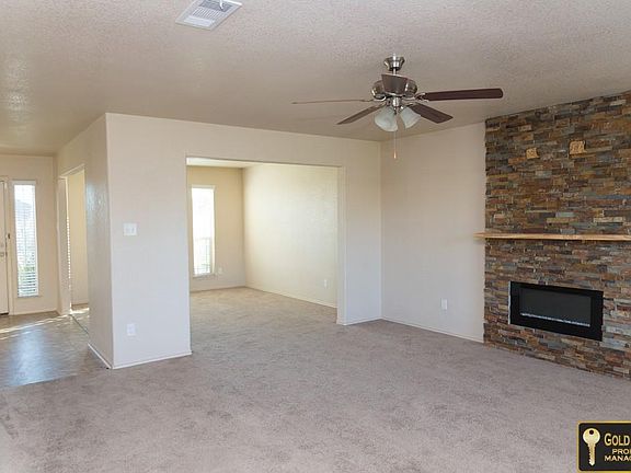 3rd image of 2701 Hector Dr