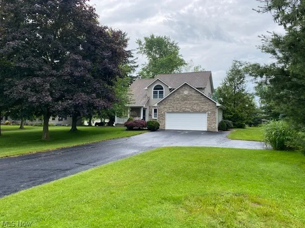 6861 S Raccoon Rd, Canfield, OH 44406