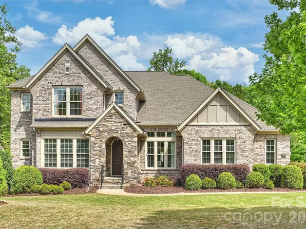2209 Tatton Hall Rd, Fort Mill, SC 29715