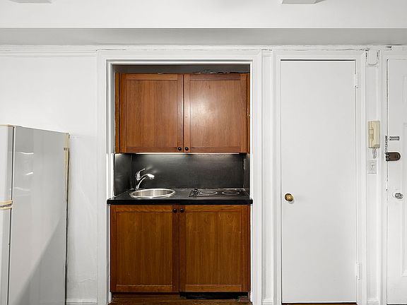 4th image of 45 Tudor City Pl APT 1505