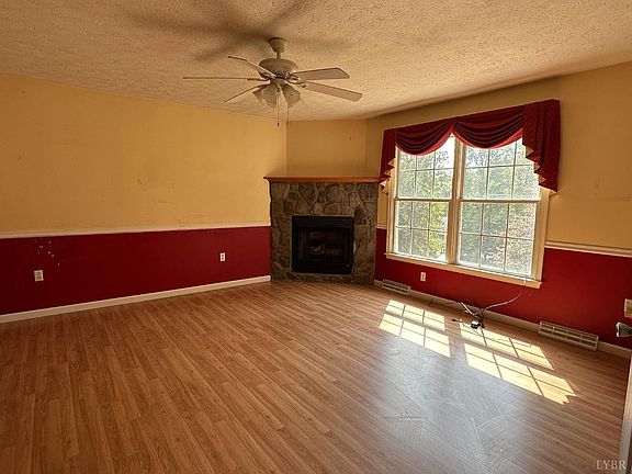 5th image of 2481 Twin Lake Dr
