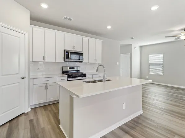 932 Tulip Trl, Lavon, TX 75166