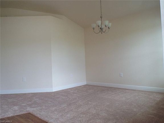 5th image of 1012 NE 44th St