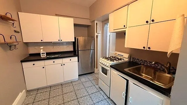 1 bed, 790 sqft, $2,100 — Photo 3