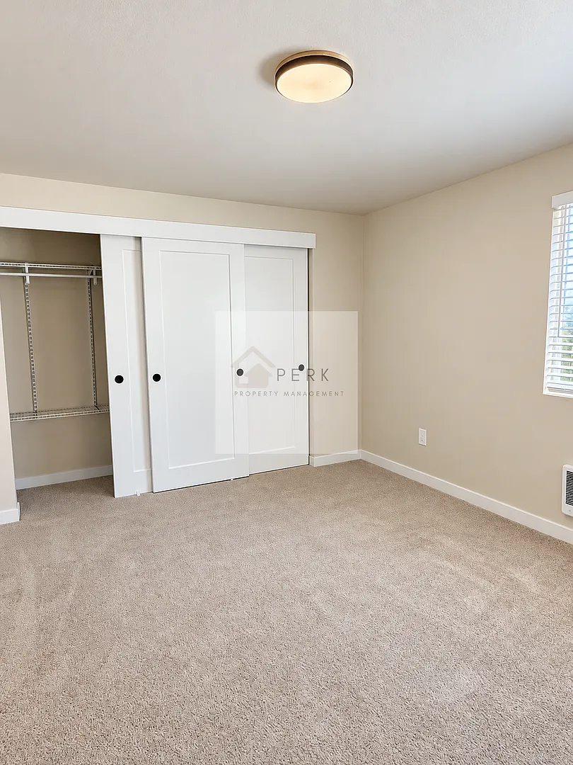 1220 Brighton Townhouse Condominiums — Photo 4
