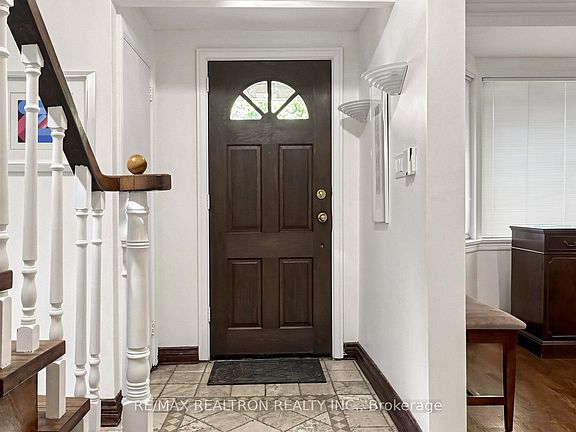 5th image of 239 Sandringham Dr