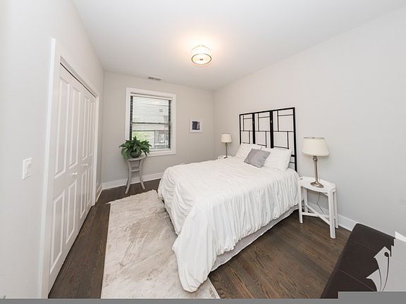 4th image of 2621 N Rockwell St #2F