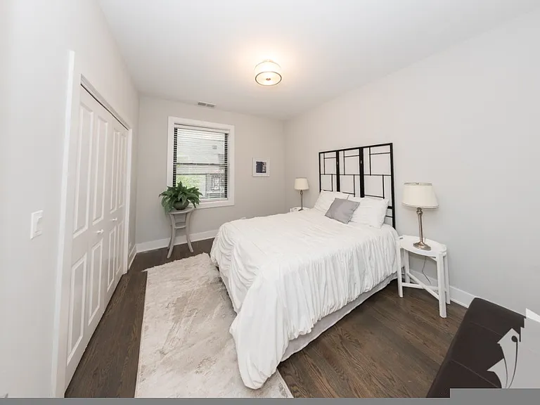 2630 N Rockwell St #2 — Photo 9