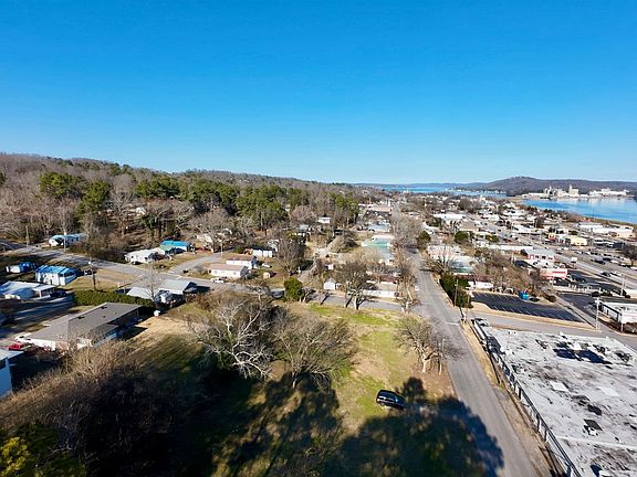 3rd image of 1900 Obrig Ave