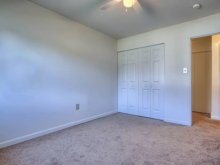 Chateau Terrace Apartments — Photo 6