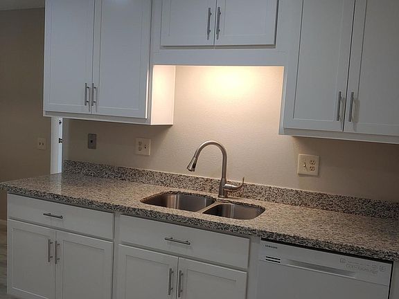 5th image of 17237 N 106th Ave