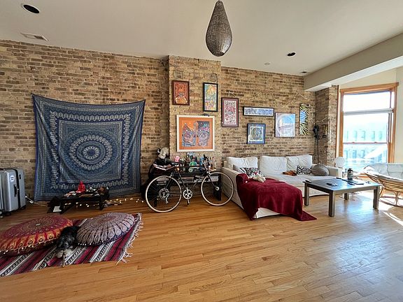 4th image of 1439 N Milwaukee Ave #3F