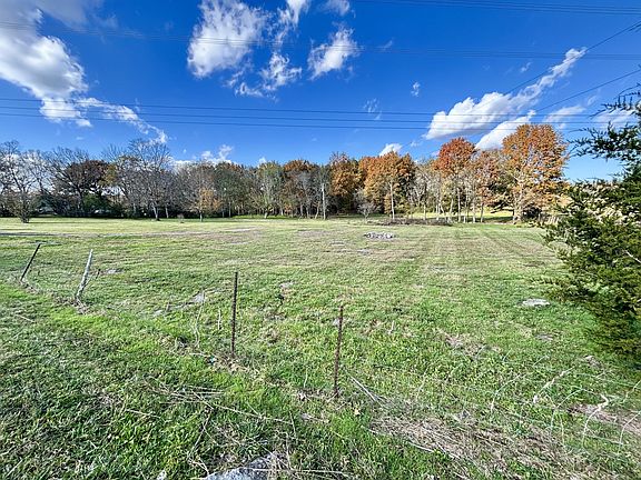 3rd image of 4740 Ash Hill Rd