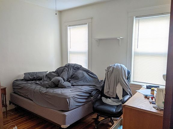 2nd image of 59 Quincy St S