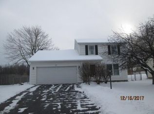 22 Woodsmeadow Ln, Rochester, NY 14623