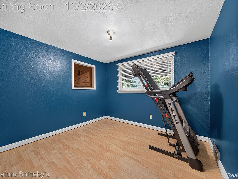 29215 Bretton St, photo 5