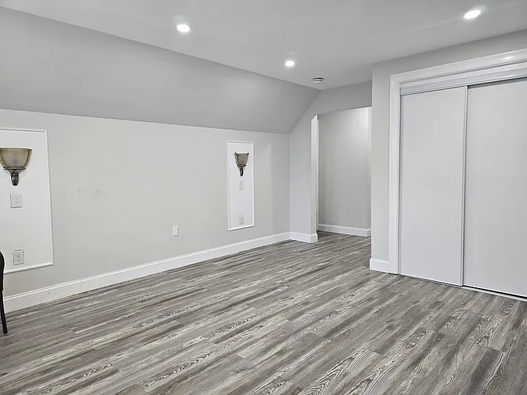 200 Norfolk St #3 — Photo 5