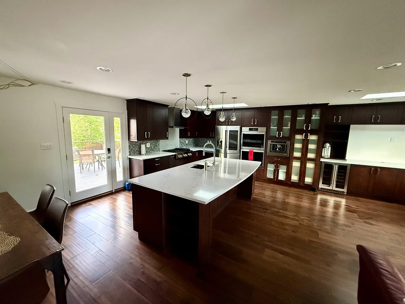 5 bed, 2700 sqft, $4,950 — Photo 3