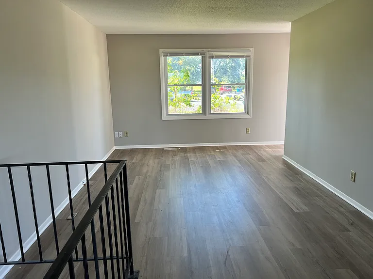 6832 Craig Ct — Photo 1