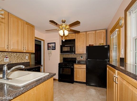 3rd image of 5647 N Ozark Ave