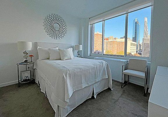 5th image of 160 W 62nd St APT 10F