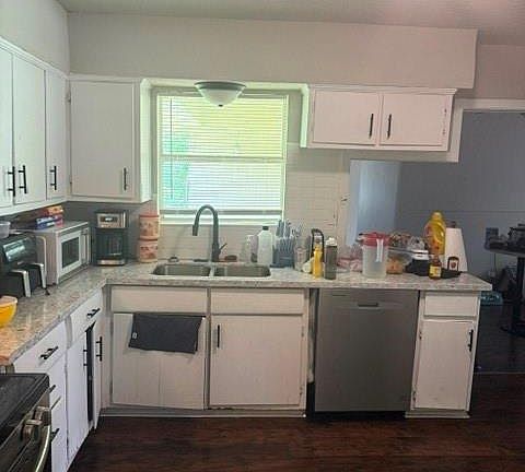 3rd image of 6122 Glenhurst Dr