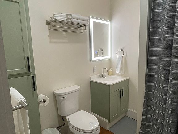 5th image of 2808 Fairmount Ave #B