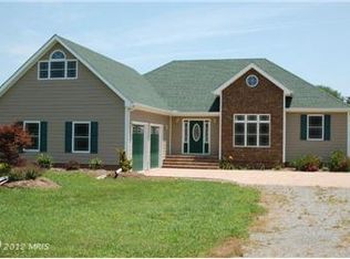 64 Dunton Ln, White Stone, VA 22578