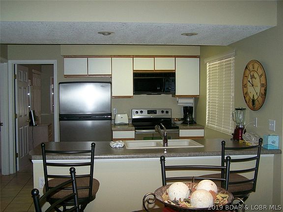 5th image of 133 Ventura Dr