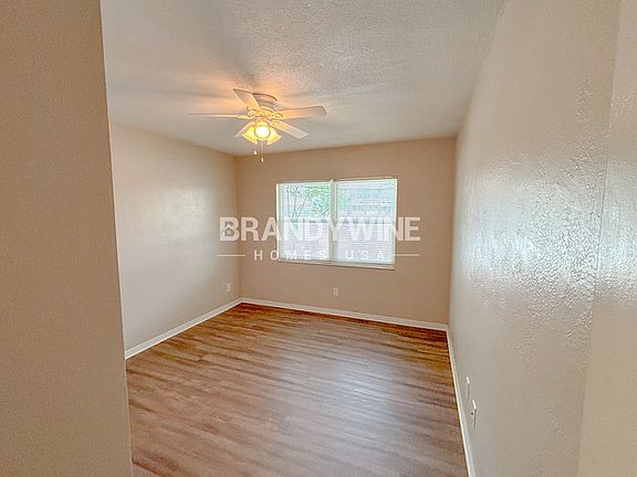 5th image of 4305 Narvarez Way S