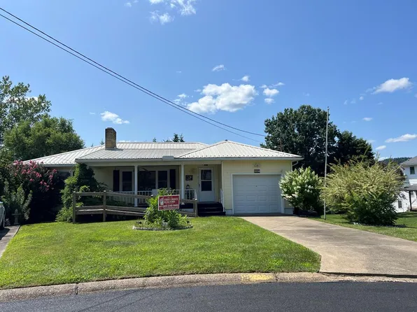 531 Greenbriar Ct, New Martinsville, WV 26155