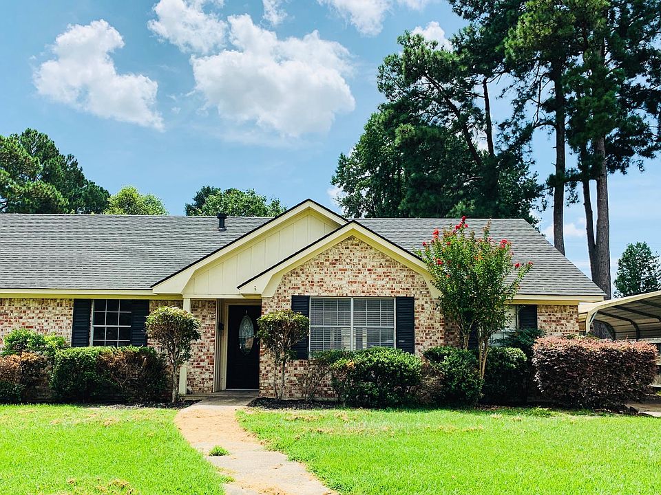 1st image of 16 Desoto Cir