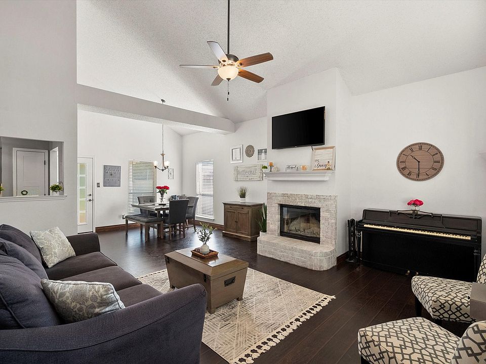 1st image of 2801 Kempton Dr