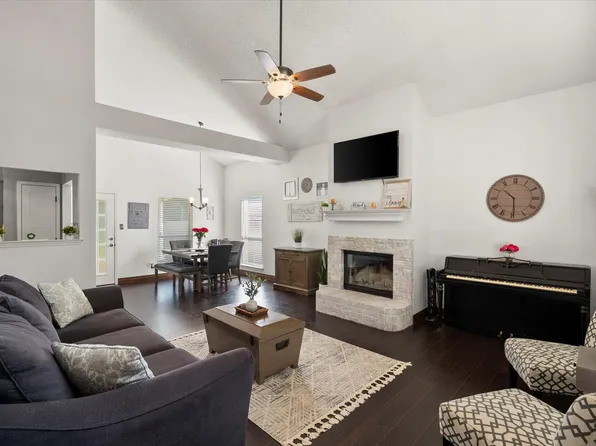 2801 Kempton Dr, Arlington, TX 76001