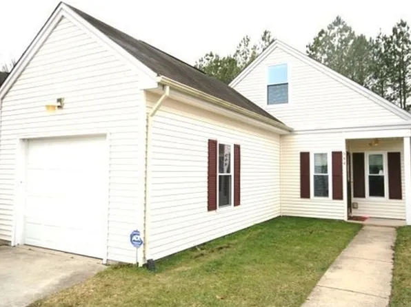 544 Michael Irvin Dr, Newport News, VA 23608