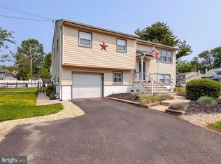 4 Bernard Dr, Morrisville, PA 19067