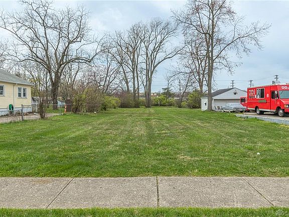 3rd image of 3019 Oakmont Ave