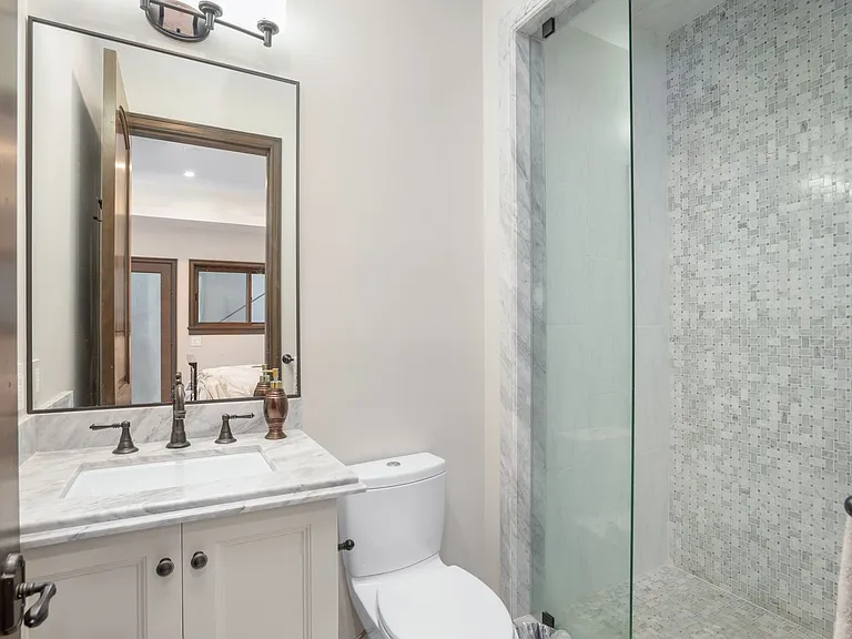 331 S Canon Dr — Photo 47