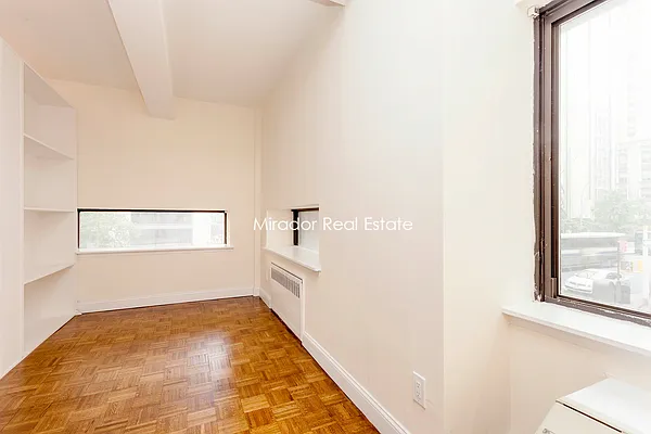 Rented by Mirador Real Estate | media 10