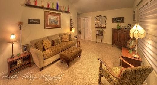 Spacious vaulted ceiling in the living room