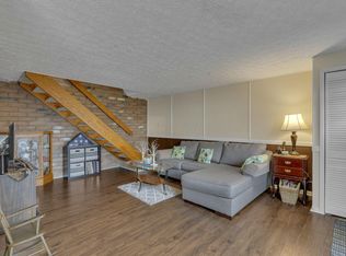 703 Cherry Hollow Rd, Columbus, OH 43228