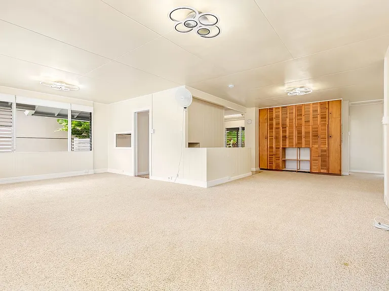 2559 Peter St — Photo 18